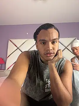 Snapshot of DanteAndKyle chatting on January 9, 11:28 pm DanteAndKyle online show from January 9, 11:28 pm