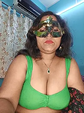 Snapshot of hevensex143 chatting on May 22, 8:25 pm hevensex143 online show from May 22, 8:25 pm