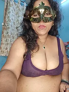 Snapshot of hevensex143 chatting on May 25, 8:04 pm hevensex143 online show from May 25, 8:04 pm