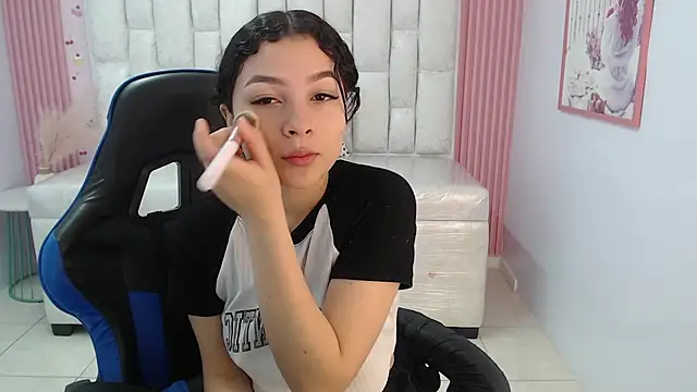 shalon diaz s online show from September 17, 1:02 pm