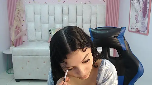 shalon diaz s online show from October 9, 1:42 pm