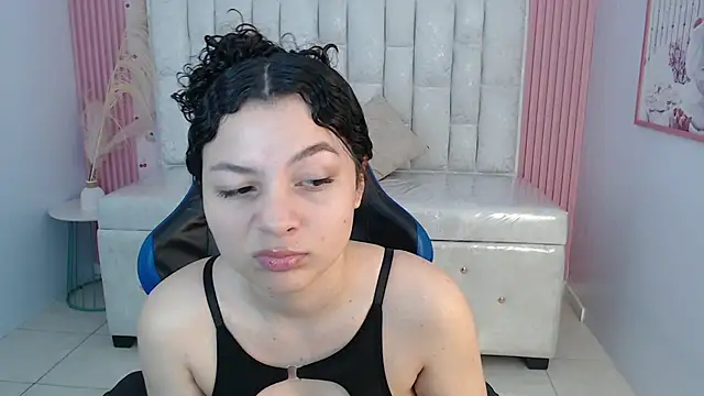 shalon diaz s online show from October 18, 1:12 pm