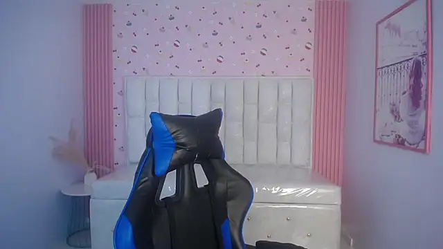 Snapshot of shalon_diaz_s chatting on January 17, 1:05 pm shalon diaz s online show from January 17, 1:05 pm