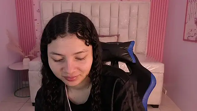 Snapshot of shalon_diaz_s chatting on February 7, 1:15 pm shalon diaz s online show from February 7, 1:15 pm