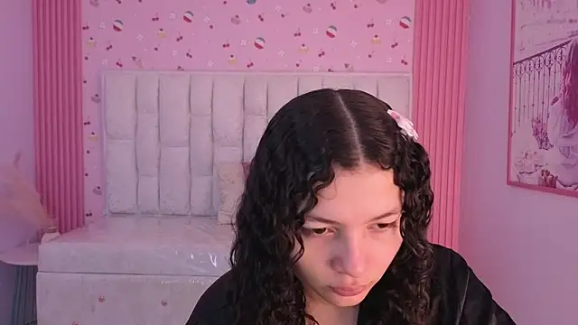 Snapshot of shalon_diaz_s chatting on February 13, 1:18 pm shalon diaz s online show from February 13, 1:18 pm