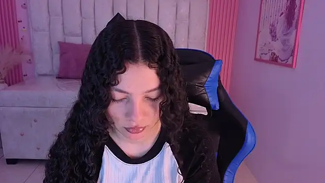 Snapshot of shalon_diaz_s chatting on February 17, 1:07 pm shalon diaz s online show from February 17, 1:07 pm