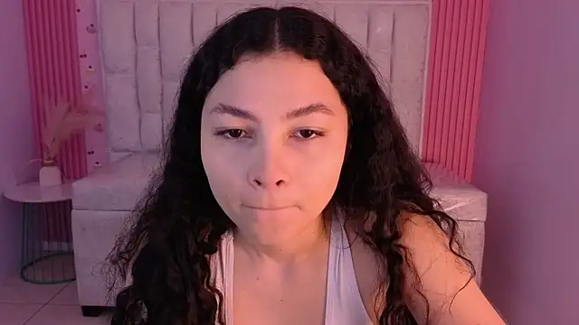 Snapshot of shalon_diaz_s chatting on February 19, 1:07 pm shalon diaz s online show from February 19, 1:07 pm