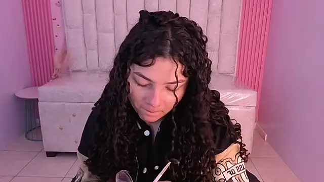 Snapshot of shalon_diaz_s chatting on February 24, 1:20 pm shalon diaz s online show from February 24, 1:20 pm