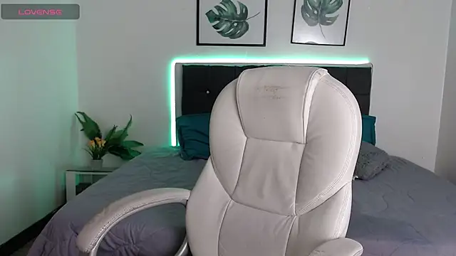 MysticMature online show from February 10, 9:36 am