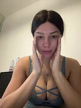 Snapshot of SexySophiaax chatting on March 2, 2:10 pm SexySophiaax online show from March 2, 2:10 pm
