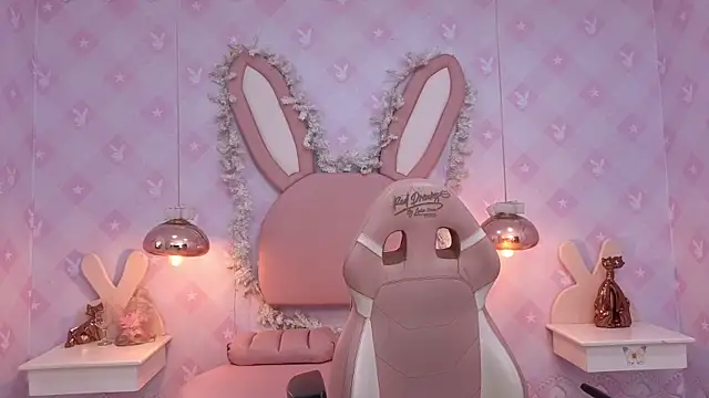 LIA SWAN  online show from September 18, 11:40 pm