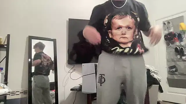 Snapshot of ryan_28747 chatting on February 20, 6:06 am ryan 28747 online show from February 20, 6:06 am