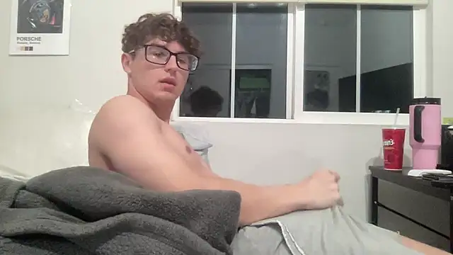 Snapshot of ryan_28747 chatting on March 6, 4:30 am ryan 28747 online show from March 6, 4:30 am