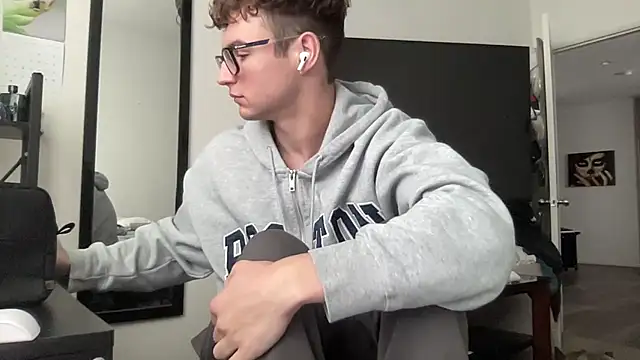 Snapshot of ryan_28747 chatting on November 20, 9:25 pm ryan 28747 online show from November 20, 9:25 pm