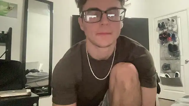 Snapshot of ryan_28747 chatting on November 26, 7:31 am ryan 28747 online show from November 26, 7:31 am