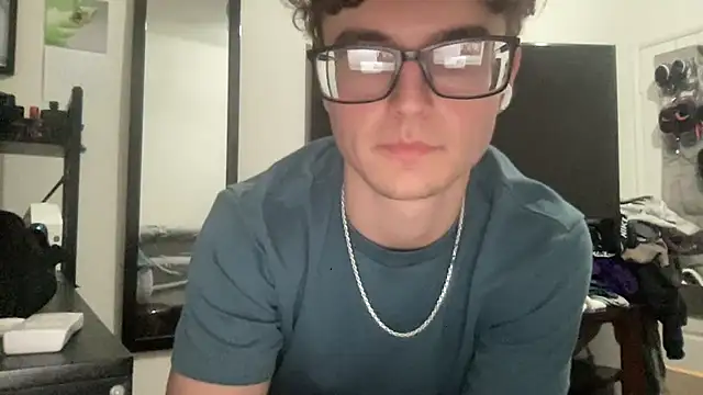 Snapshot of ryan_28747 chatting on November 29, 1:19 am ryan 28747 online show from November 29, 1:19 am