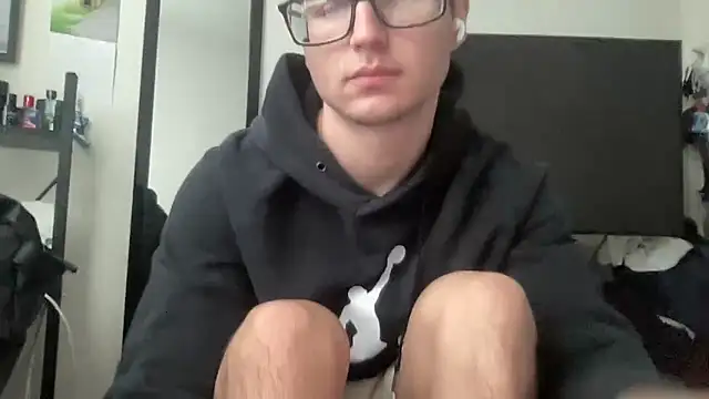 Snapshot of ryan_28747 chatting on December 3, 8:18 pm ryan 28747 online show from December 3, 8:18 pm