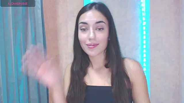 Snapshot of Lovelllyy chatting on October 21, 9:43 am Lovelllyy online show from October 21, 9:43 am