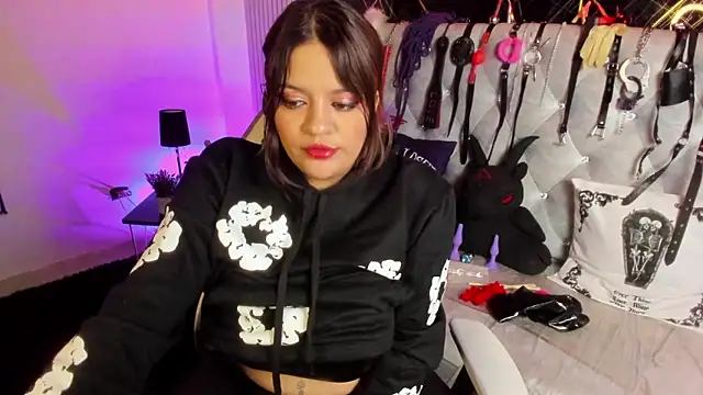 victoria  floyd online show from January 10, 1:35 pm