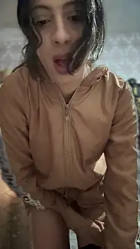 Snapshot of majdolin78 chatting on February 14, 11:29 am majdolin78 online show from February 14, 11:29 am