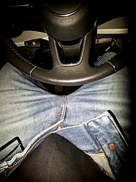 Nzino1983 online show from April 17, 8:56 pm