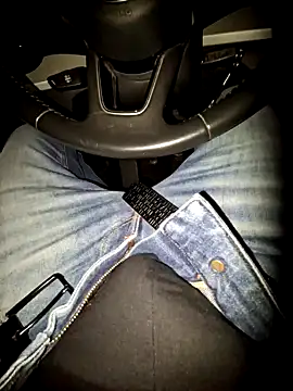 Nzino1983 online show from April 18, 10:43 pm