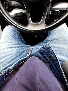 Nzino1983 online show from April 22, 4:52 pm