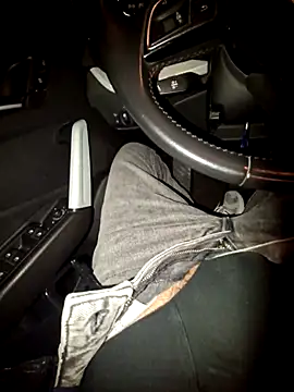 Nzino1983 online show from April 25, 10:40 pm