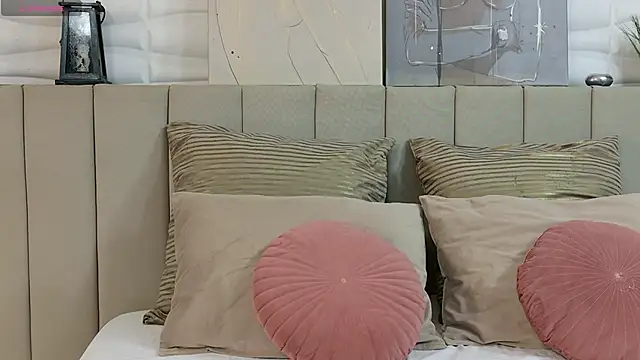 Elly Ross online show from November 23, 5:07 am