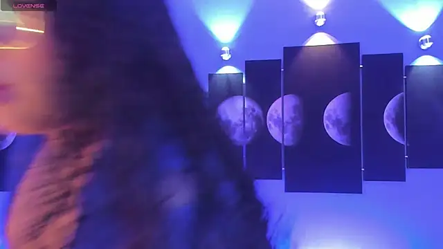 tatii moon online show from March 2, 3:34 am