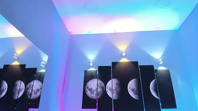 tatii moon online show from September 13, 4:01 am