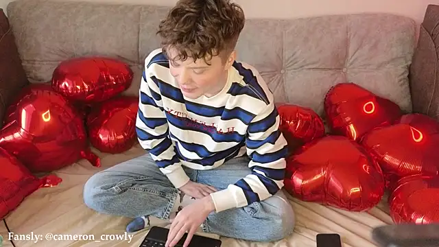 Snapshot of cameron-crowly chatting on February 14, 10:49 am cameron-crowly online show from February 14, 10:49 am