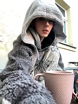 Ciara2004 online show from December 2, 7:36 am