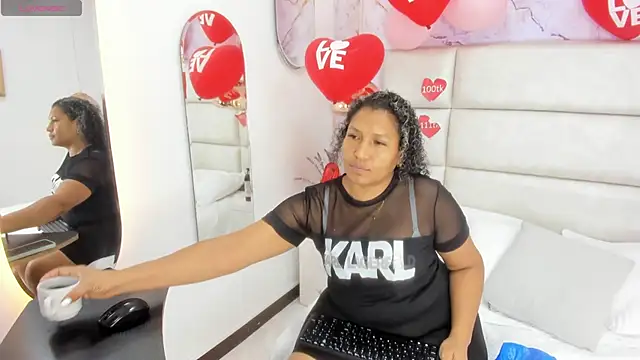 AnthonelaRusso  online show from February 18, 3:31 am