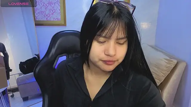 Snapshot of Paulette_v chatting on March 21, 1:05 pm Paulette v online show from March 21, 1:05 pm