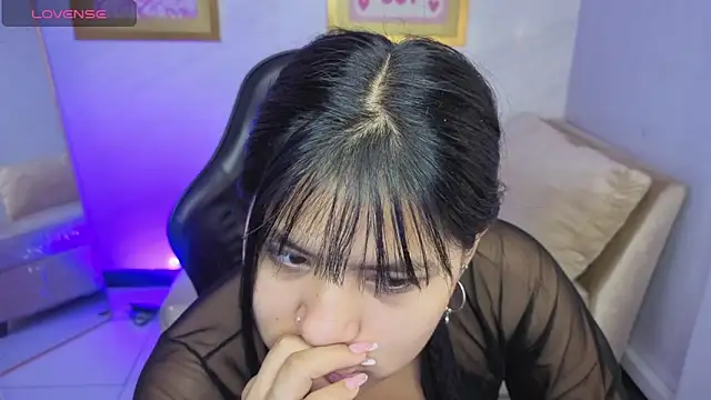 Snapshot of Paulette_v chatting on March 23, 1:04 pm Paulette v online show from March 23, 1:04 pm