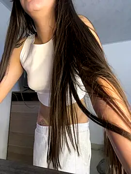 Snapshot of astrid_ chatting on October 18, 11:33 am astrid online show from October 18, 11:33 am