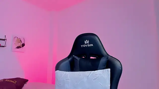 sophierooy22 online show from March 6, 3:58 am