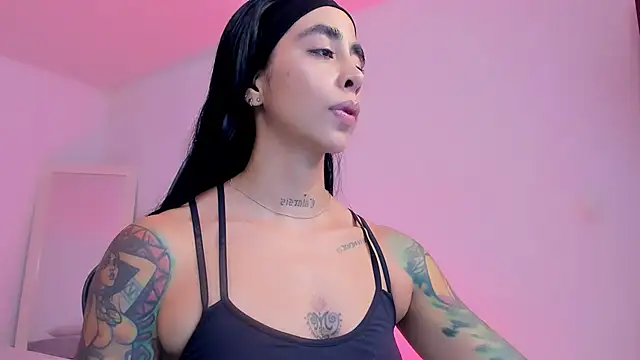 sophierooy22 online show from May 26, 1:23 am