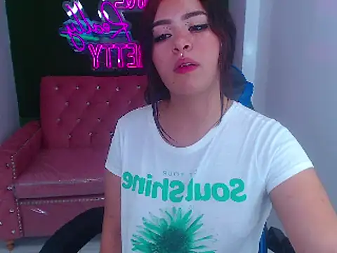 Snapshot of edda_t chatting on January 25, 12:59 am edda t online show from January 25, 12:59 am