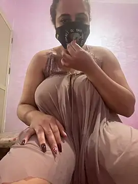 Snapshot of Lola-Sexxx chatting on February 4, 12:11 pm Lola-Sexxx online show from February 4, 12:11 pm