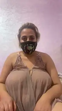 Snapshot of Lola-Sexxx chatting on February 6, 8:45 pm Lola-Sexxx online show from February 6, 8:45 pm