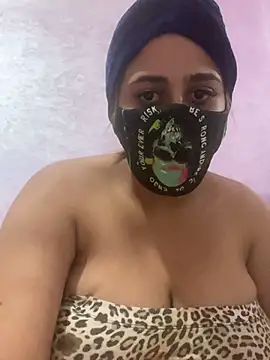 Snapshot of Lola-Sexxx chatting on February 8, 7:49 pm Lola-Sexxx online show from February 8, 7:49 pm