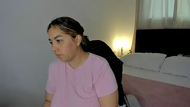 brithany olson25 online show from February 6, 12:08 pm