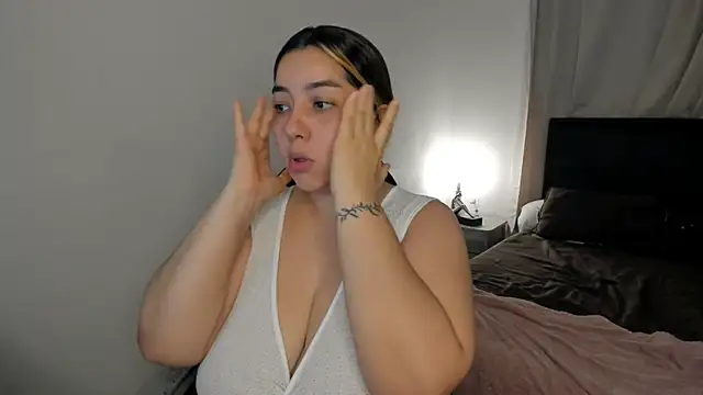 brithany olson25 online show from April 5, 1:03 am