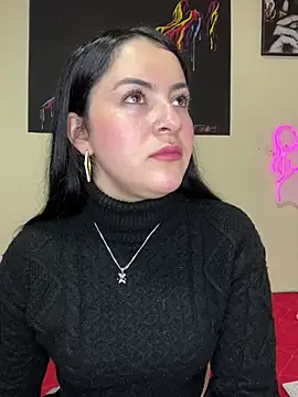 Snapshot of Emmie_Hot chatting on March 3, 12:05 pm Emmie Hot online show from March 3, 12:05 pm