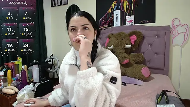 Snapshot of Emmie_Hot chatting on September 12, 11:54 am Emmie Hot online show from September 12, 11:54 am