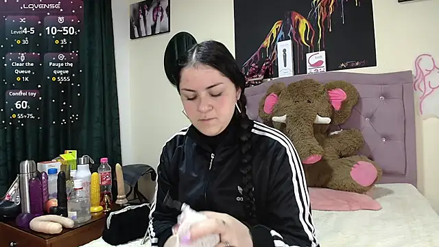 Snapshot of Emmie_Hot chatting on September 16, 12:06 pm Emmie Hot online show from September 16, 12:06 pm