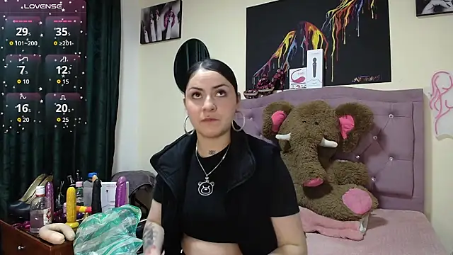 Emmie Hot online show from October 31, 12:06 pm