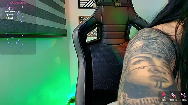 love sharol  online show from March 1, 1:32 am